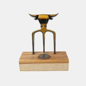 Tridente Bull Cobre Envelhecido com Base em Madeira