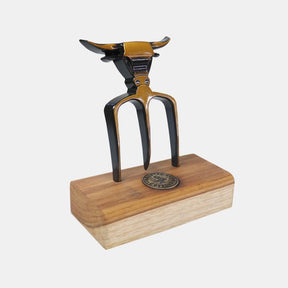 Tridente Bull Cobre Envelhecido com Base em Madeira
