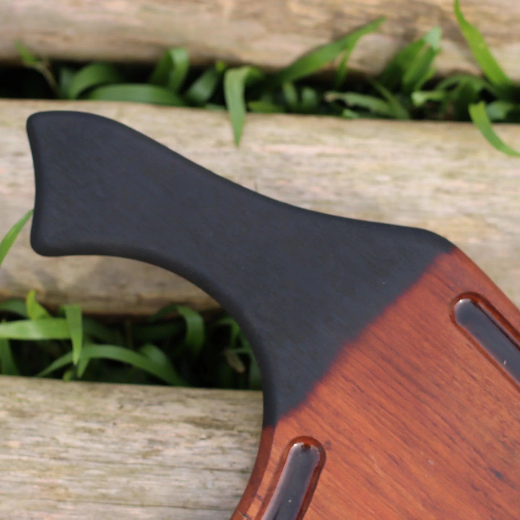 Tábua para Churrasco Cutelo | Muiracatiara e Resina