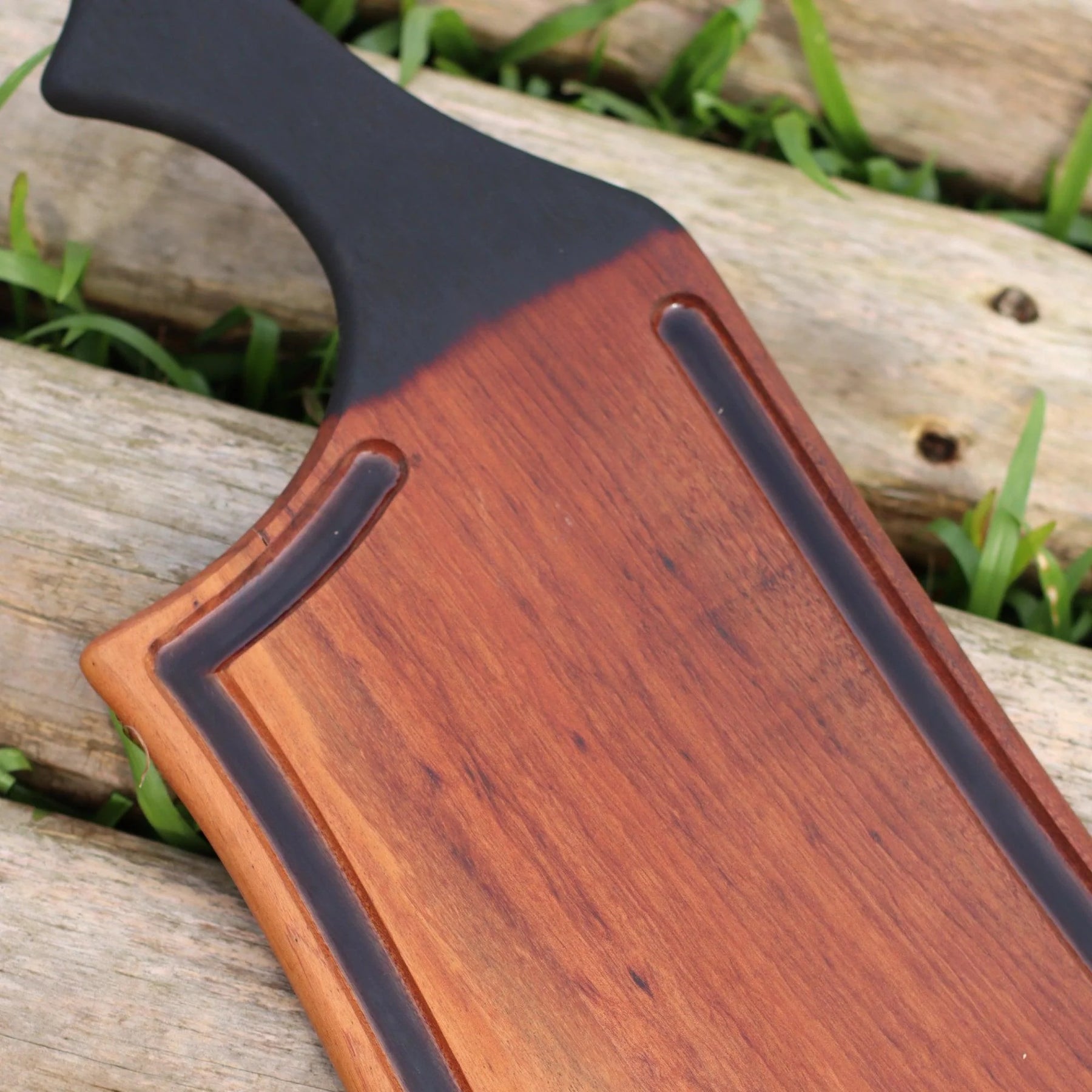 Tábua para Churrasco Cutelo | Muiracatiara e Resina