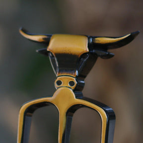 Tridente Bull Cobre Envelhecido com Base em Madeira